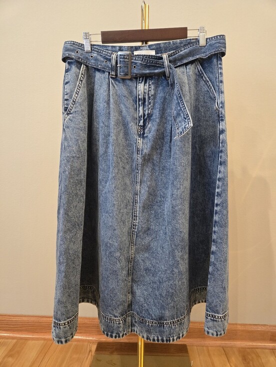 Habitual Dresses & Skirts - HABITUAL Denim A-line Midi Skirt with Matching Belt Size 12/31